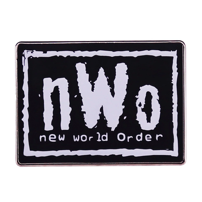 Nuova Spilla Smaltata NWO New  - Tuxedo Lapel Pin recensione e prezzo
